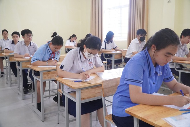 Gần 100.000 học sinh TP.HCM chính thức hoàn thành bài thi môn Văn- Ảnh 14.