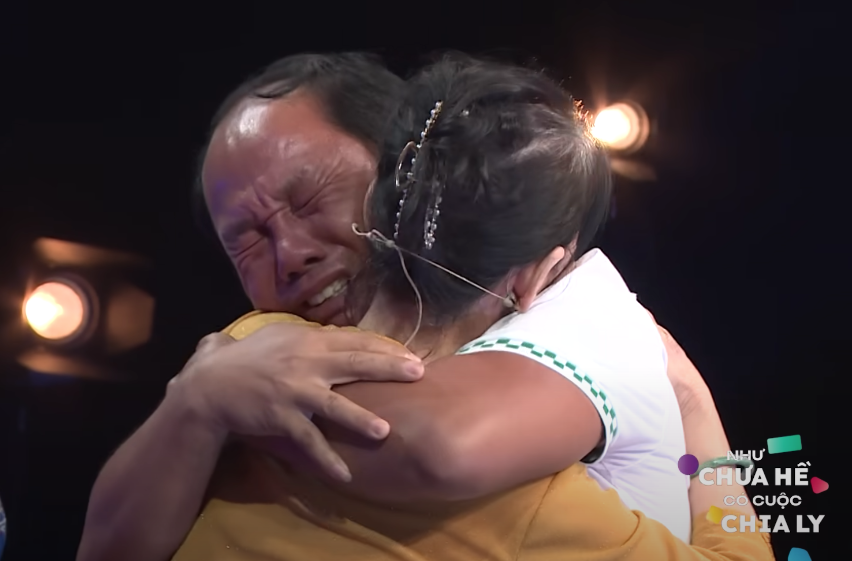 Mẹ dặn ngồi đợi ở bến xe nhưng không quay lại, đứa trẻ 5 tuổi lạc nhà 47 năm, ngày đoàn tụ mới rõ lý do- Ảnh 5. Mẹ dặn ngồi đợi ở bến xe nhưng không quay lại, đứa trẻ 5 tuổi lạc nhà 47 năm, ngày đoàn tụ mới rõ lý do- Ảnh 5.