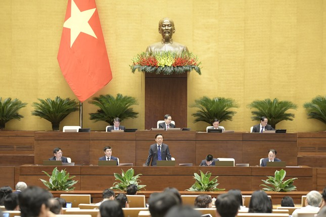 Phó Thủ tướng Trần Hồng Hà: Giá vàng SJC đã giảm sau nhiều biện pháp- Ảnh 2.