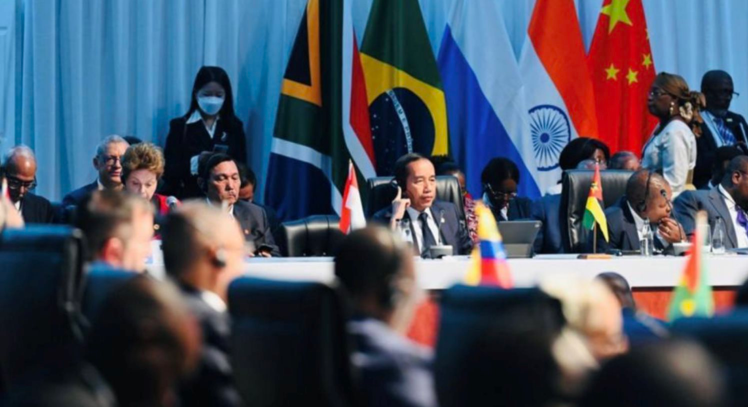 BRICS 'tha thiết' mời gia nhập, quốc gia Đông Nam Á này đến dự hội nghị thượng đỉnh nhưng vẫn từ chối làm thành viên- Ảnh 1.