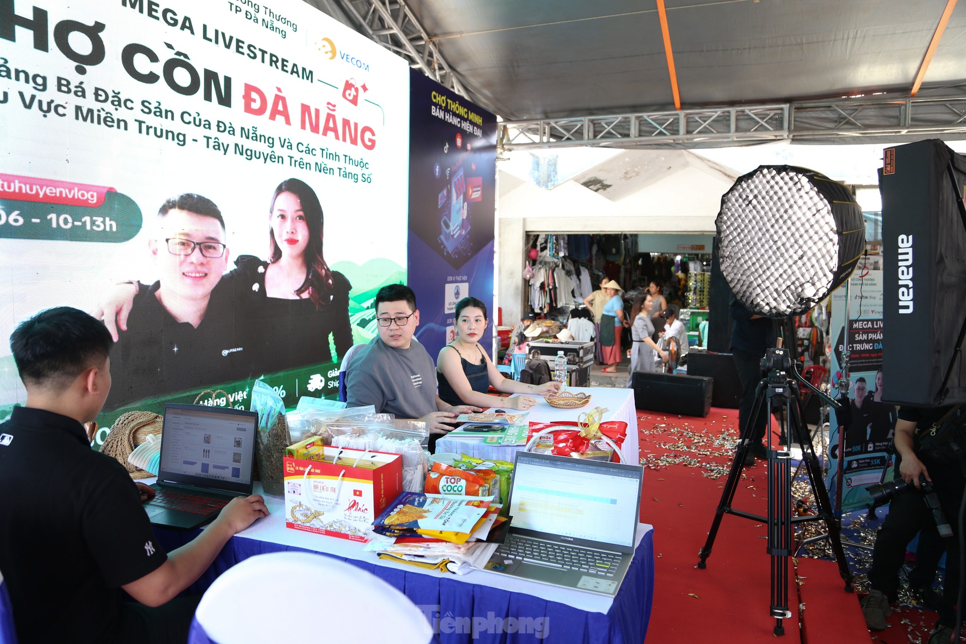 Livestream bán cá, mực, bánh ở chợ truyền thống Đà Nẵng- Ảnh 3.