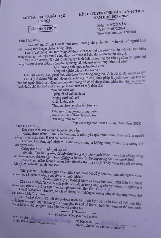 Hết giờ làm bài môn Văn thi vào lớp 10 Hà Nội 2024: Thí sinh "tươi như hoa" vì đề vừa sức- Ảnh 8.