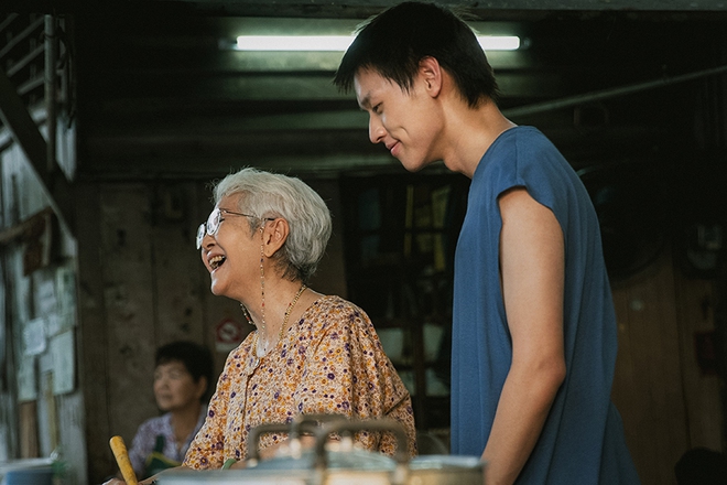 Gia Tài Của Ngoại: Thước phim chẳng đao to búa lớn, chẳng gào khóc khổ sở vẫn bóp nghẹt trái tim khán giả- Ảnh 7.