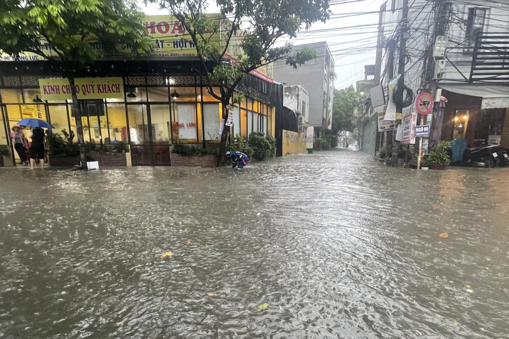 Choáng với hình ảnh ngập nặng nề nhiều khu vực ở Quảng Ninh, Hải Phòng sau mưa lớn- Ảnh 6.