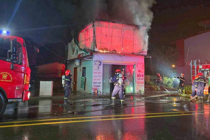 Sét đánh cháy nhà 2 tầng ở Thái Nguyên- Ảnh 1.