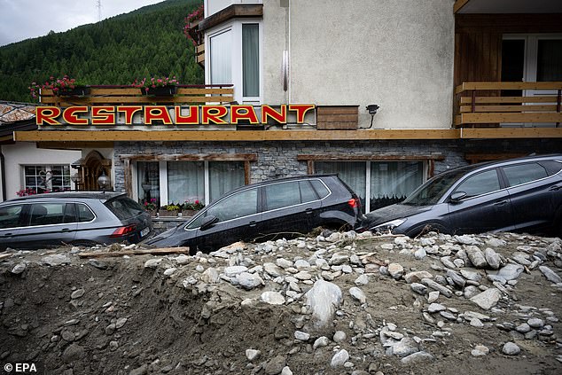 Châu Âu chìm trong bão lũ kinh hoàng, những thảm kịch nối tiếp bởi biến đổi khí hậu- Ảnh 4.