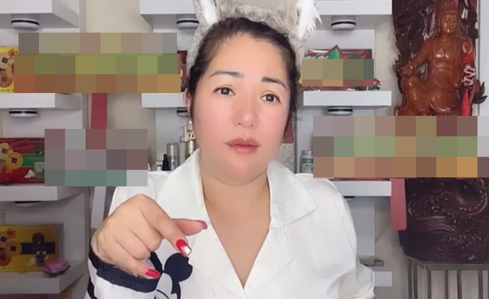 Một nữ nghệ sĩ Việt đi mua hàng ở Mỹ bị vu oan ăn trộm: 