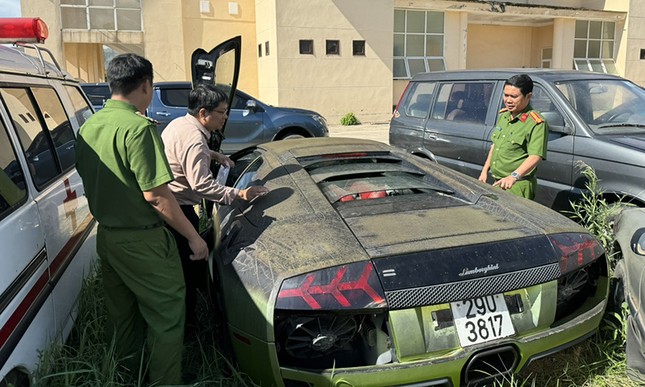 Tiêu huỷ hai siêu xe Lamborghini và G63 nhập lậu- Ảnh 2.