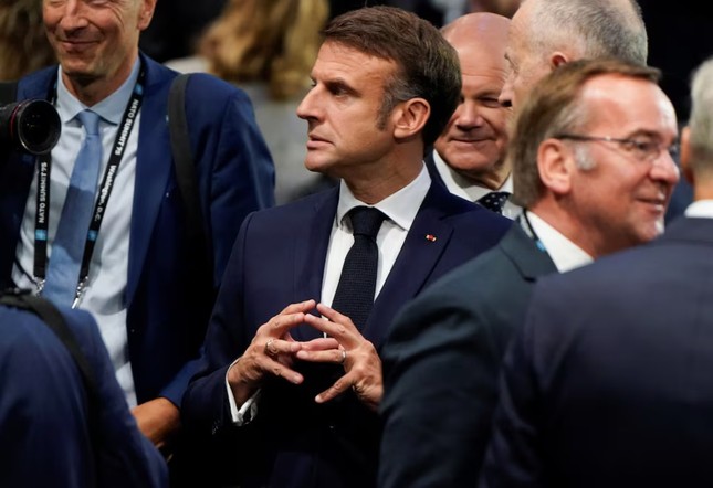 Sự lặng lẽ của Tổng thống Pháp Macron tại thượng đỉnh NATO- Ảnh 1.