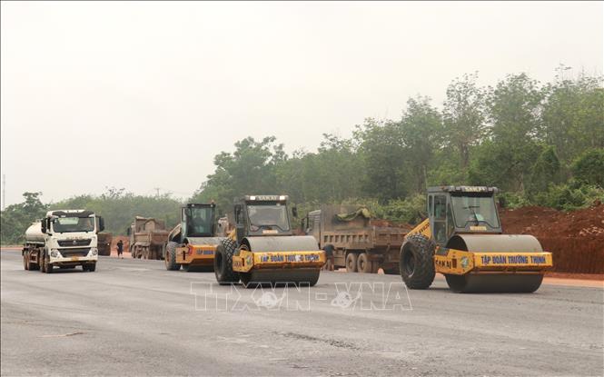 Dứt điểm hoàn thành giải phóng mặt bằng cao tốc Vạn Ninh-Cam Lộ trước 20/7- Ảnh 1.