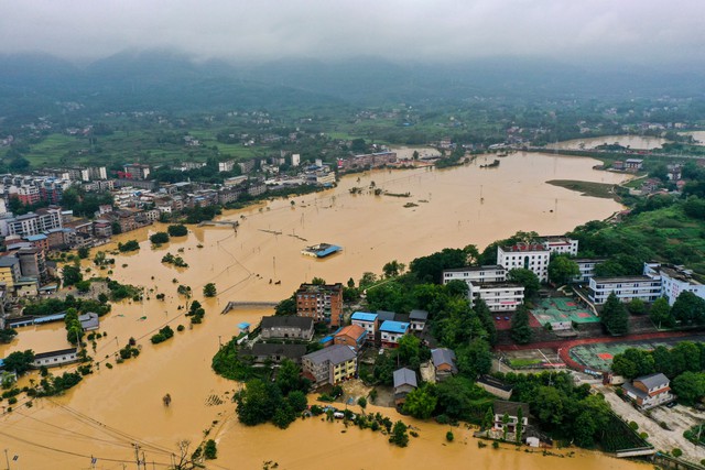 Trung Quốc: Mưa lũ kỷ lục, đập Tam Hiệp báo động cao- Ảnh 1.