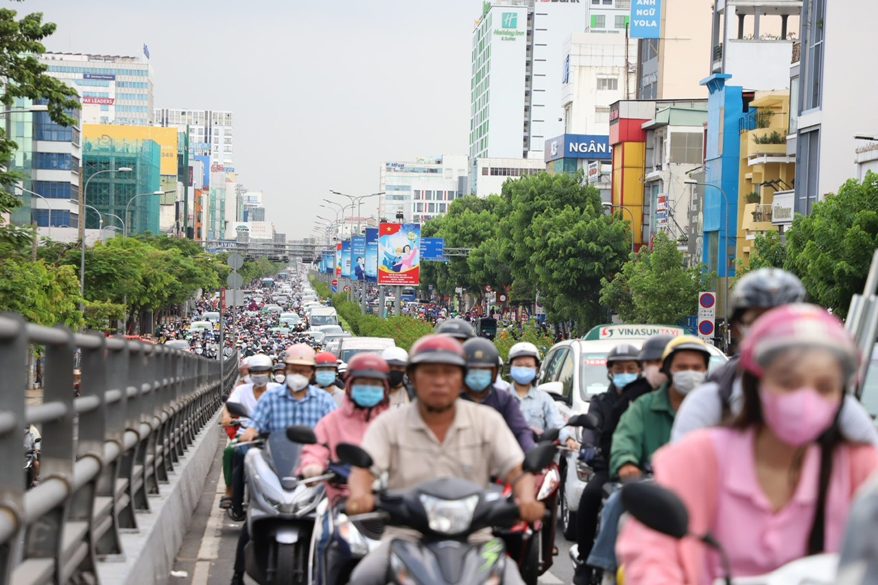 Cần 11.900 tỉ đồng cho đường trên cao dẫn đến sân bay Tân Sơn Nhất- Ảnh 1.