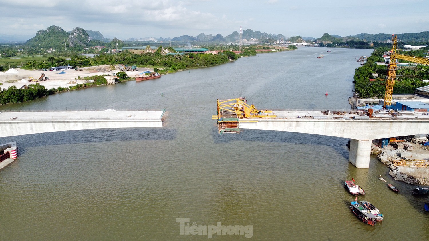 Gấp rút thi công cầu và đường dẫn hơn 1.300 tỷ đồng nối Hải Phòng với Quảng Ninh- Ảnh 4.