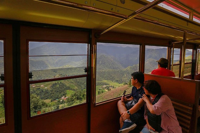 Chuyến tàu leo núi duy nhất ở miền Bắc: Từng đạt kỷ lục Việt Nam, du khách nhận xét như Thụy Sĩ thu nhỏ