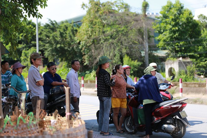 Hà Nội: Nhân chứng xót xa kể lại khoảnh khắc va chạm liên hoàn khiến 3 người tử vong ở Hoài Đức- Ảnh 4.