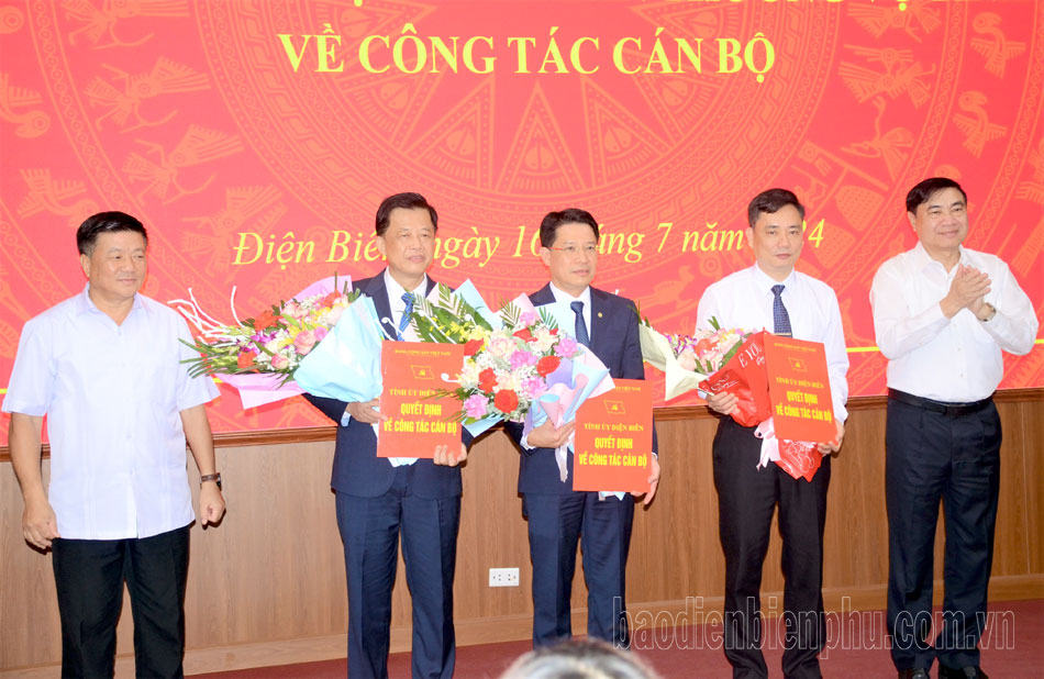 Bổ nhiệm Chánh Văn phòng, Phó Ban Tổ chức, Phó Ban Tuyên giáo Tỉnh ủy- Ảnh 1.