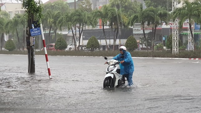 Chủ tịch Kiên Giang nêu lý do Phú Quốc, Rạch Giá ngập sâu- Ảnh 2.