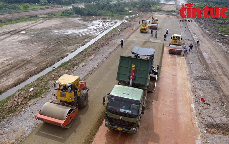 Gấp rút thi công đường Vành đai 4 trên địa phận Hà Nội- Ảnh 5.