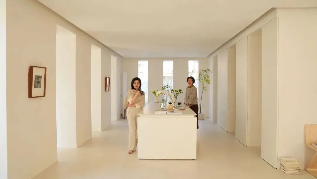 Hạnh phúc vẹn tròn trong ngôi nhà 2 thế hệ toàn là phụ nữ: Rộng 500m2, thiết kế tối giản, gam màu nhẹ nhàng- Ảnh 10.