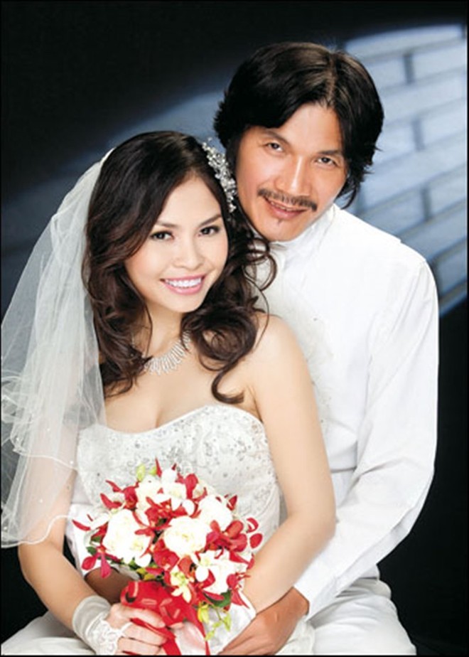 Loạt nghệ sĩ Việt cưới vợ ở tuổi U50, U60, U70 nhưng cô nào cũng xinh xắn, hôn nhân viên mãn- Ảnh 9.