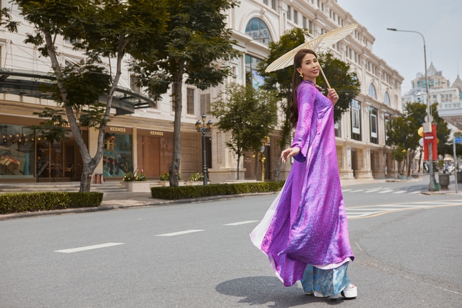 Nhan sắc em gái Lý Hùng ở tuổi 47: Vẫn trẻ đẹp, duyên dáng khi diện áo dài- Ảnh 9.