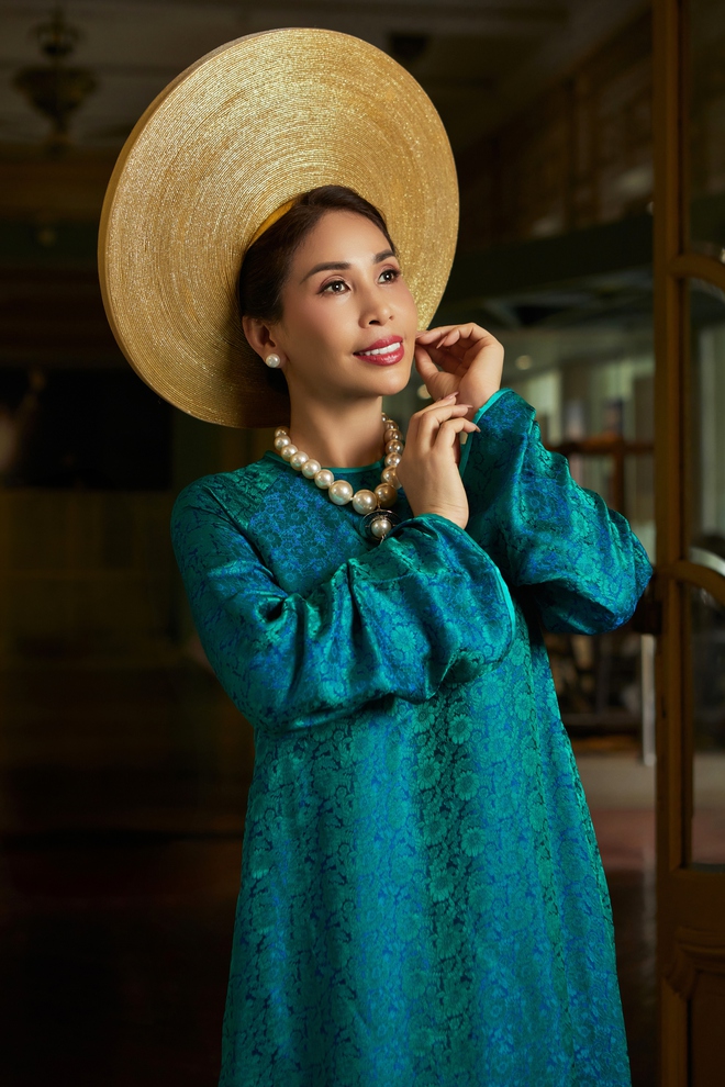 Nhan sắc em gái Lý Hùng ở tuổi 47: Vẫn trẻ đẹp, duyên dáng khi diện áo dài- Ảnh 5.