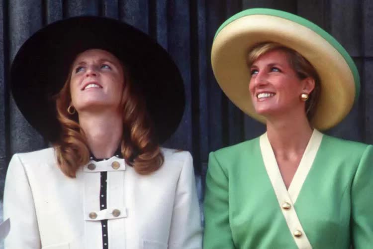 Tình bạn tri kỷ ít người biết giữa 2 chị em dâu hoàng gia Vương phi Diana và mẹ ruột Công chúa Beatrice - Eugenie- Ảnh 1.