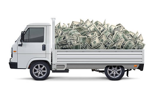 Tương tự như Heineken, Honda và Ford, Toyota cũng đã trả gần 1,5 tỷ USD cho đối tác Việt Nam, biến 1 DN xe tải ít tên tuổi thành công ty giá trị nhất ngành ô tô