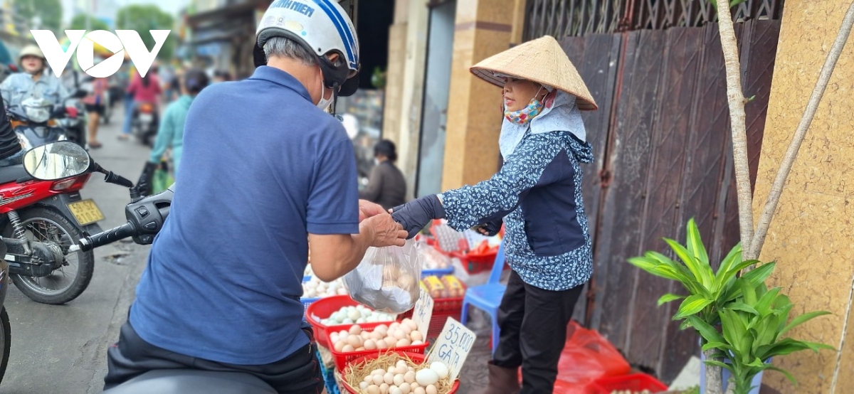 Sau tăng lương, giá hàng tiêu dùng không nhiều biến động- Ảnh 2.