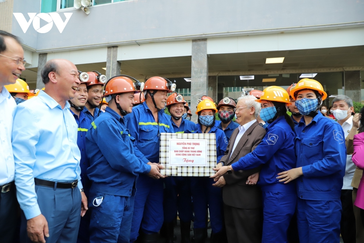 Xúc động hình ảnh Tổng Bí thư Nguyễn Phú Trọng với đồng bào, chiến sĩ cả nước- Ảnh 8.