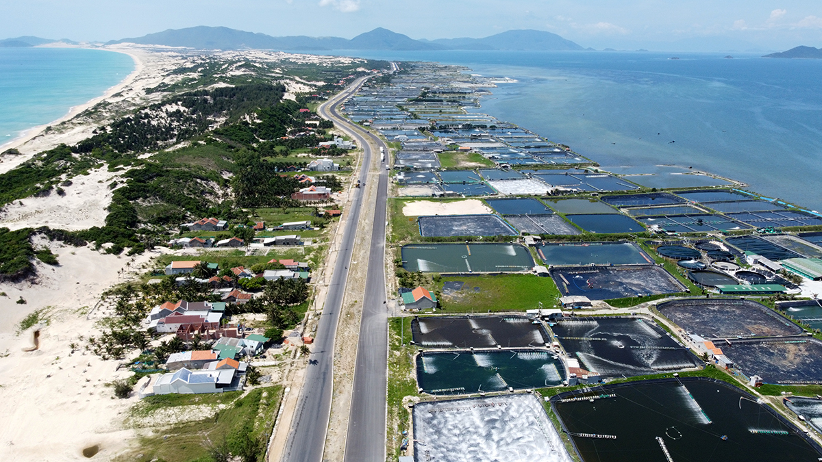 Tỉnh miền Trung muốn có sân bay thứ hai, đầu tư giai đoạn đầu gần 8.000 tỷ đồng- Ảnh 2.