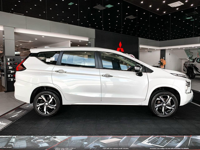 Mitsubishi Xpander AT Premium giá chỉ còn 578 triệu tại đại lý, bản cao nhất còn rẻ hơn Suzuki XL7 tiêu chuẩn- Ảnh 3.