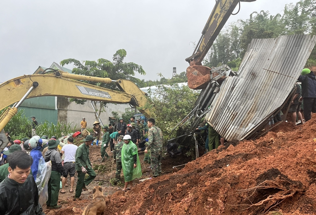 Bão số 2 bắt đầu gây mưa lớn, đề phòng sạt lở đất, lũ quét- Ảnh 1.