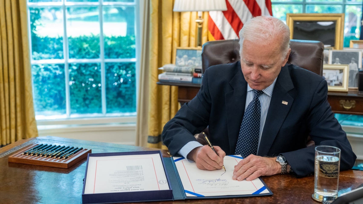 Tổng thống Mỹ Biden tuyên bố dừng tranh cử, ủng hộ bà Harris- Ảnh 1.