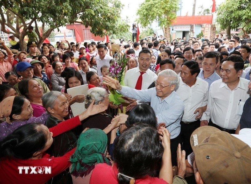 Xúc động hình ảnh Tổng Bí thư Nguyễn Phú Trọng với đồng bào, chiến sĩ cả nước- Ảnh 2.