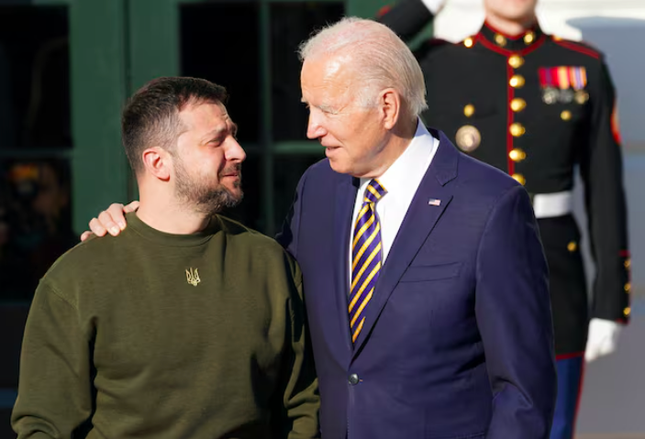 Tổng thống Ukraine ủng hộ ông Biden dừng tranh cử- Ảnh 1.