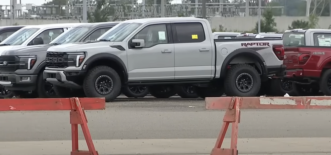 Trộm lô Ford F-150 Raptor hơn 26 tỷ đồng, kẻ gian bị bắt vì không lường trước độ ‘uống xăng như vại’ của những chiếc xe này- Ảnh 1.