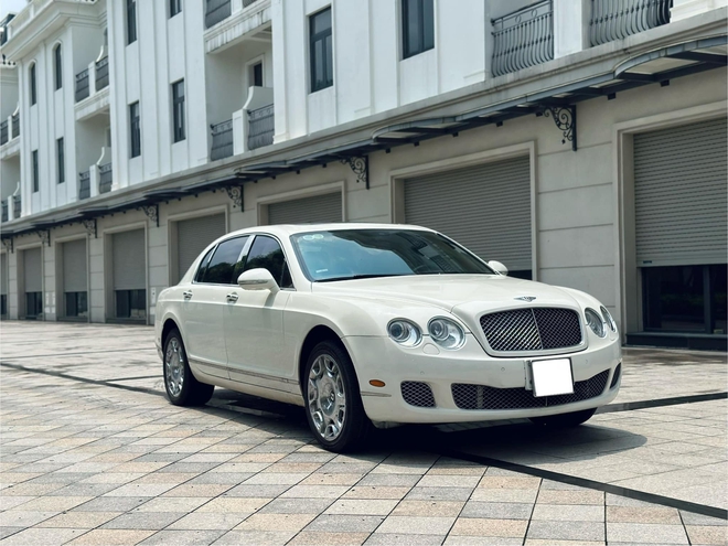 Chiếc Bentley Flying Spur hơn 1,4 tỷ này sẽ khiến người dùng 'chịu chơi' cân nhắc thay vì mua Camry hybrid- Ảnh 5.