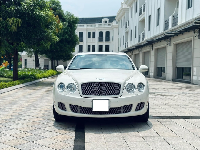 Chiếc Bentley Flying Spur hơn 1,4 tỷ này sẽ khiến người dùng 'chịu chơi' cân nhắc thay vì mua Camry hybrid- Ảnh 4.