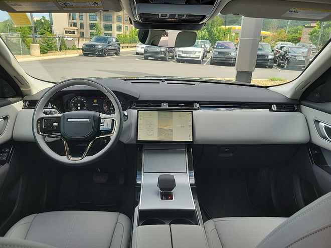 Đại lý mở cọc Range Rover Velar 2024: 2 phiên bản, giá từ 4,3 tỷ, xe về cuối năm, đã có 10 khách đặt- Ảnh 3.