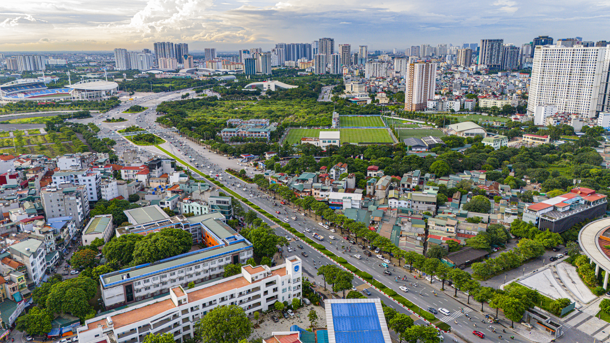 Toàn cảnh tuyến đường dài 2,6 km “nóng” bậc nhất khu Tây Hà Nội, nối hàng loạt dự án lớn của Vinhomes, Nam Cường, Lã Vọng, FLC…- Ảnh 1.