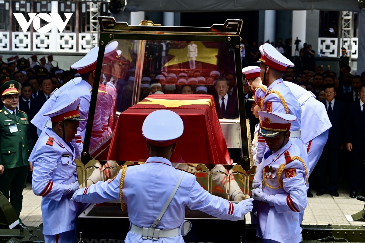 Lễ di quan Tổng Bí thư Nguyễn Phú Trọng từ Nhà tang lễ đến Nghĩa trang Mai Dịch- Ảnh 6.