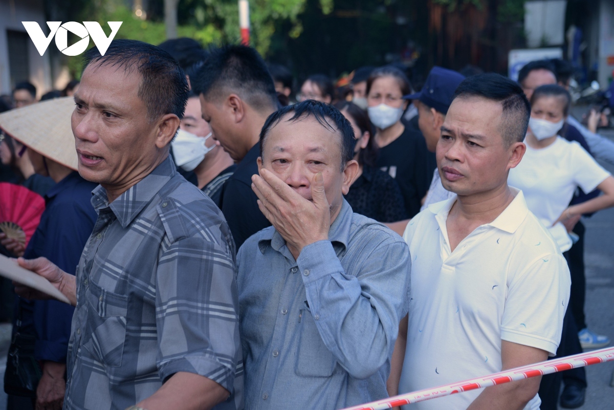 Trực tiếp: Dòng người nối dài chờ viếng Tổng Bí thư Nguyễn Phú Trọng- Ảnh 17.