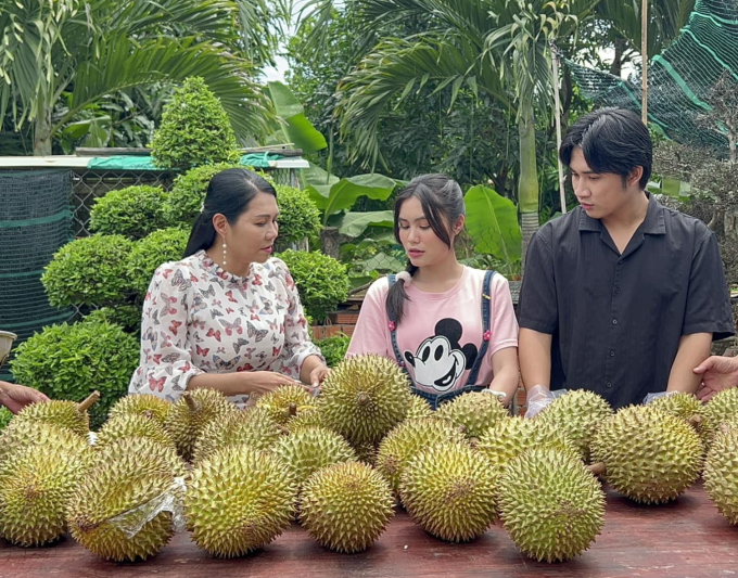 Nữ nghệ sĩ cải lương đình đám bán sầu riêng, vừa cất giọng đã làm cõi mạng dậy sóng- Ảnh 4.