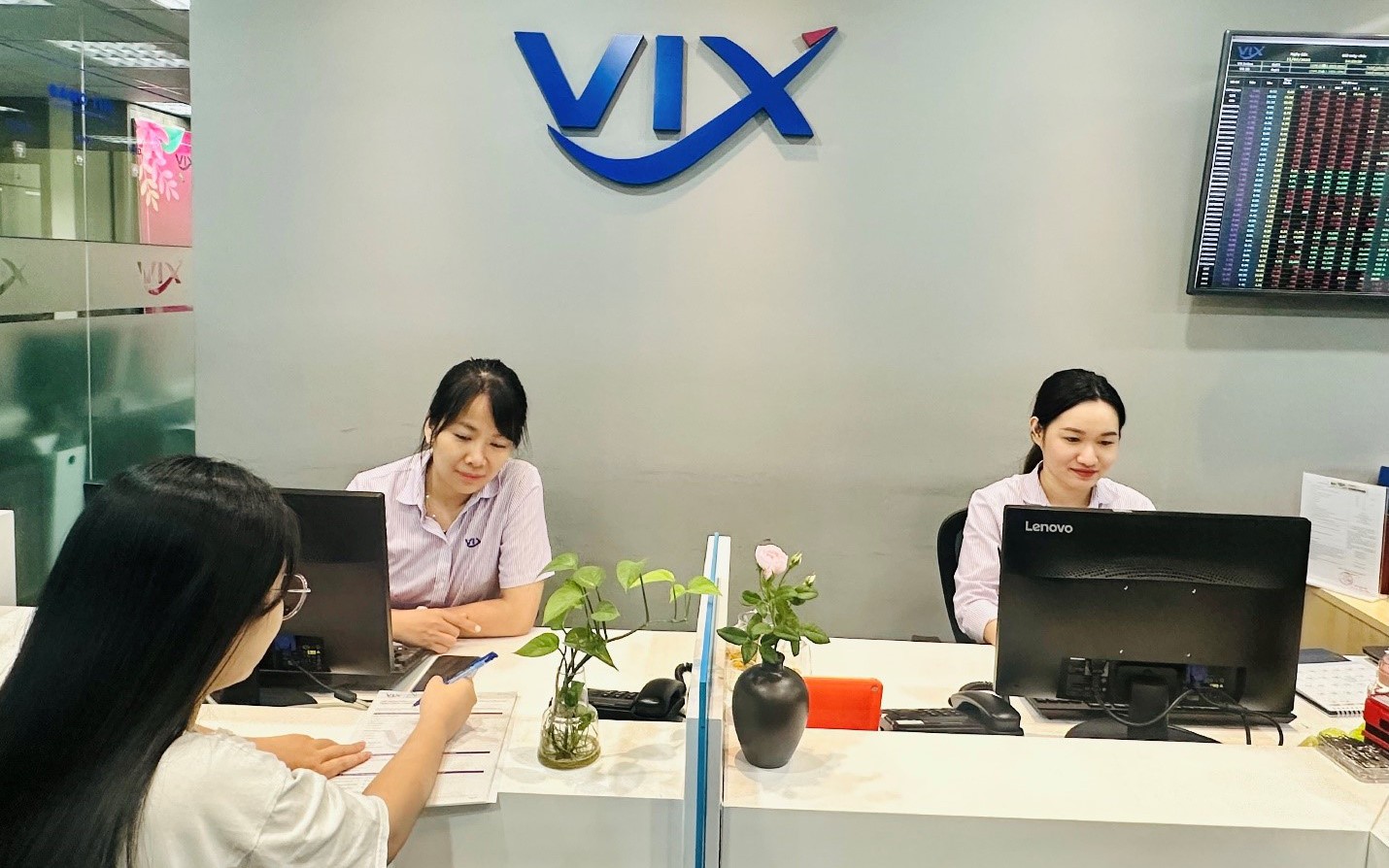 Chứng khoán VIX thay đổi sở hữu cổ đông lớn