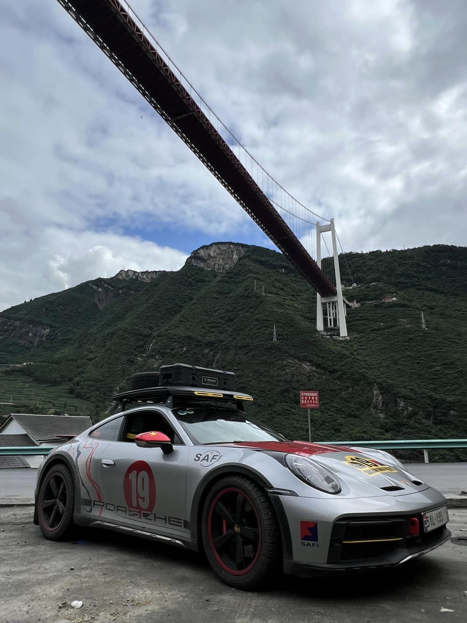 Phượt Trung Quốc lần thứ 2 bằng Porsche 911 Dakar, chủ xe chia sẻ: 15 ngày đầu chỉ mới là warm-up- Ảnh 12.
