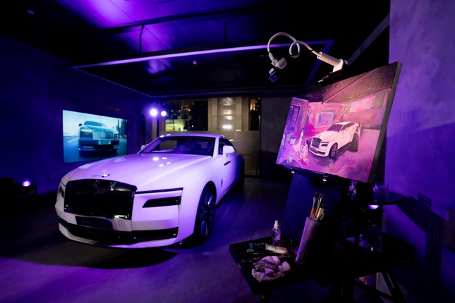 Cận cảnh mẫu xe siêu sang Rolls-Royce Spectre của đại gia Minh Nhựa