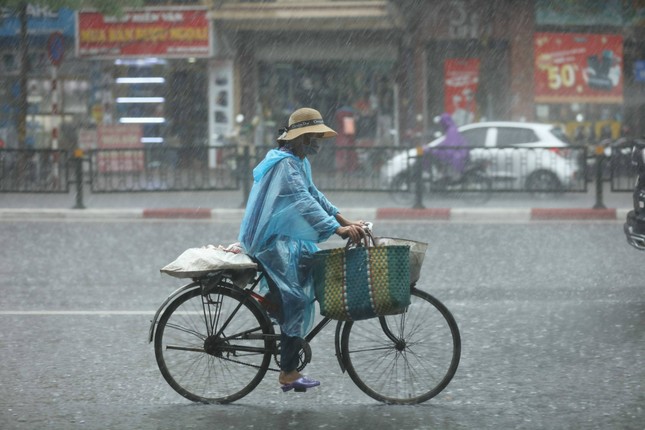 Vùng núi, trung du Bắc Bộ còn mưa lớn dài ngày- Ảnh 1.