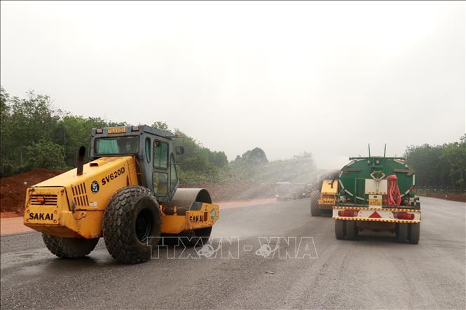 Bộ Giao thông vận tải thúc tiến độ cao tốc Vạn Ninh - Cam Lộ- Ảnh 1.