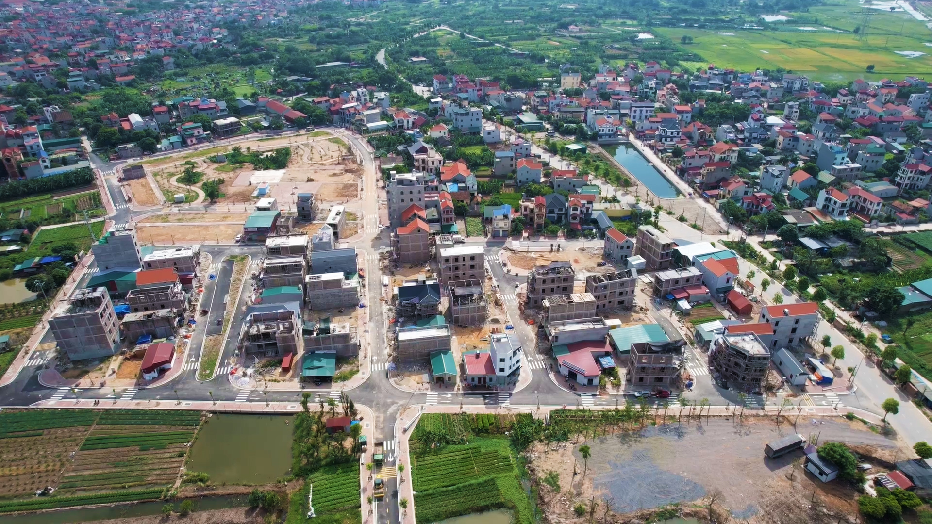 Hình hài bất ngờ ở "siêu dự án" hàng chục nghìn tỷ đi qua 7 quận, huyện ở Hà Nội sau 1 năm thi công- Ảnh 1.